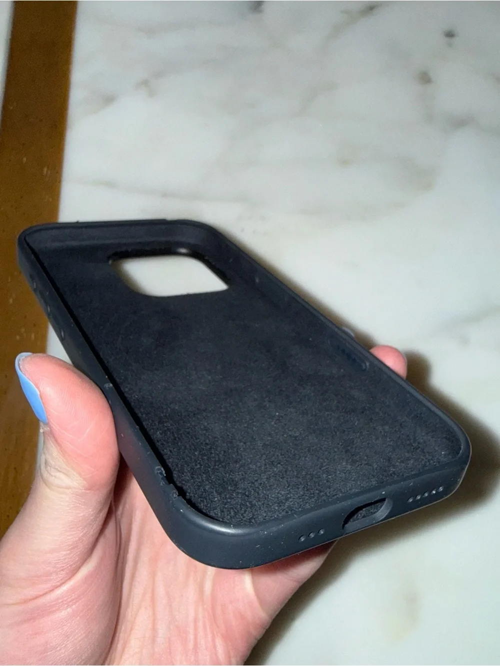 Apple Black Silicone iPhone 16 Pro Case - Slim Protective Cover